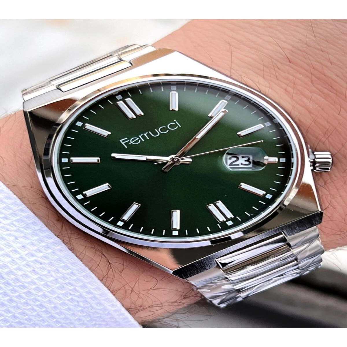 Tsuyosa Model Çelik Kordon Takvimli Kadran 30 Mt Suya Dayanıklı Erkek Kol Saati EFC.03223.5