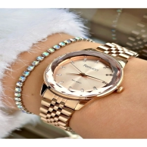 FERRUCCİ  KESME CAMLI RAKAMLARI TAŞLI ROSE METAL KADIN KOL SAATİ