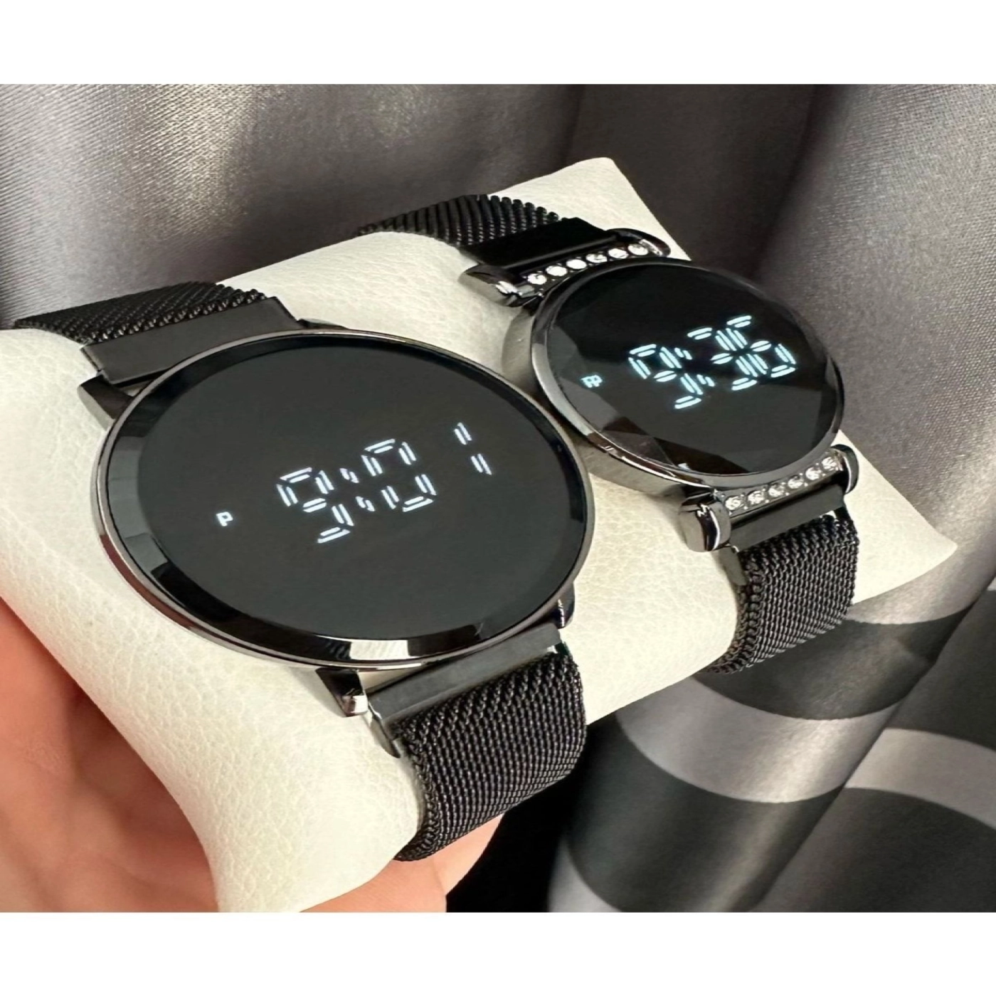 Led Çift Kol Saatleri Sevgili Saati Dokunmatik Ekranlı Saat hover