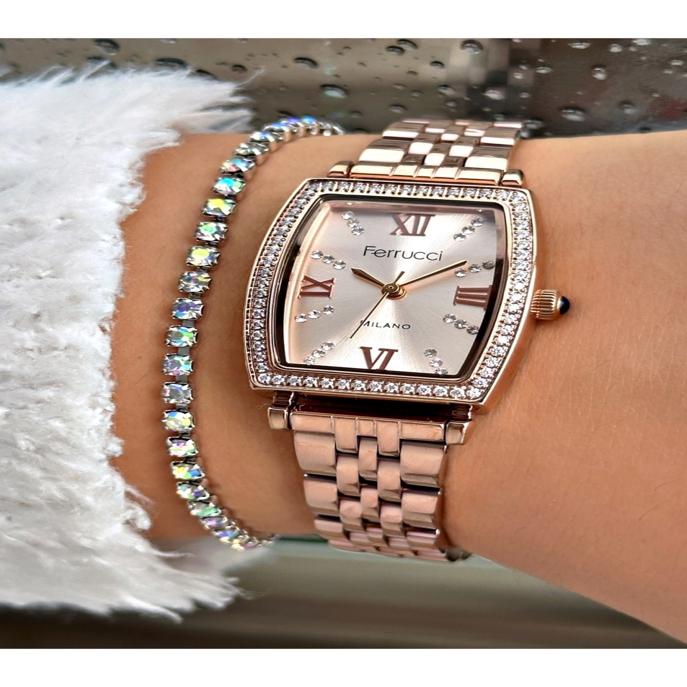 FERRUCCİ KARE KADRANLI ETRAFI VE RAKAMLARI TAŞLI ROSE METAL KADIN KOL SAATİ