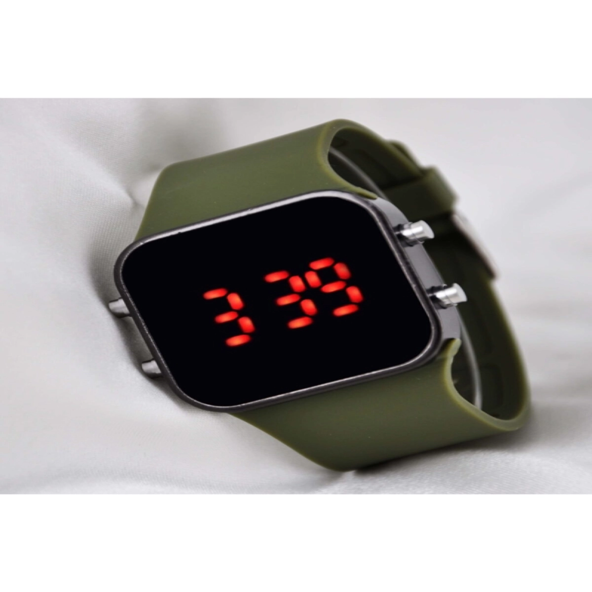 Asker Yeşili Kırmızı Led Genç Erkek Kol Saati Su-031-001