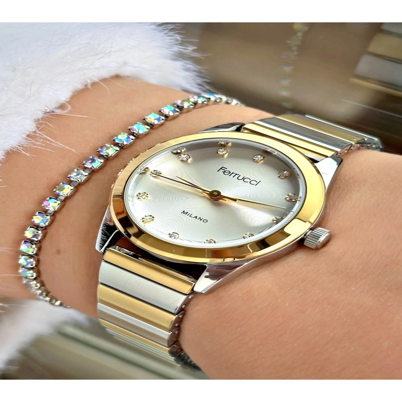 FERRUCCİ RAKAMLARI TAŞLI GOLD GÜMÜŞ METAL KADIN KOL SAATİ hover