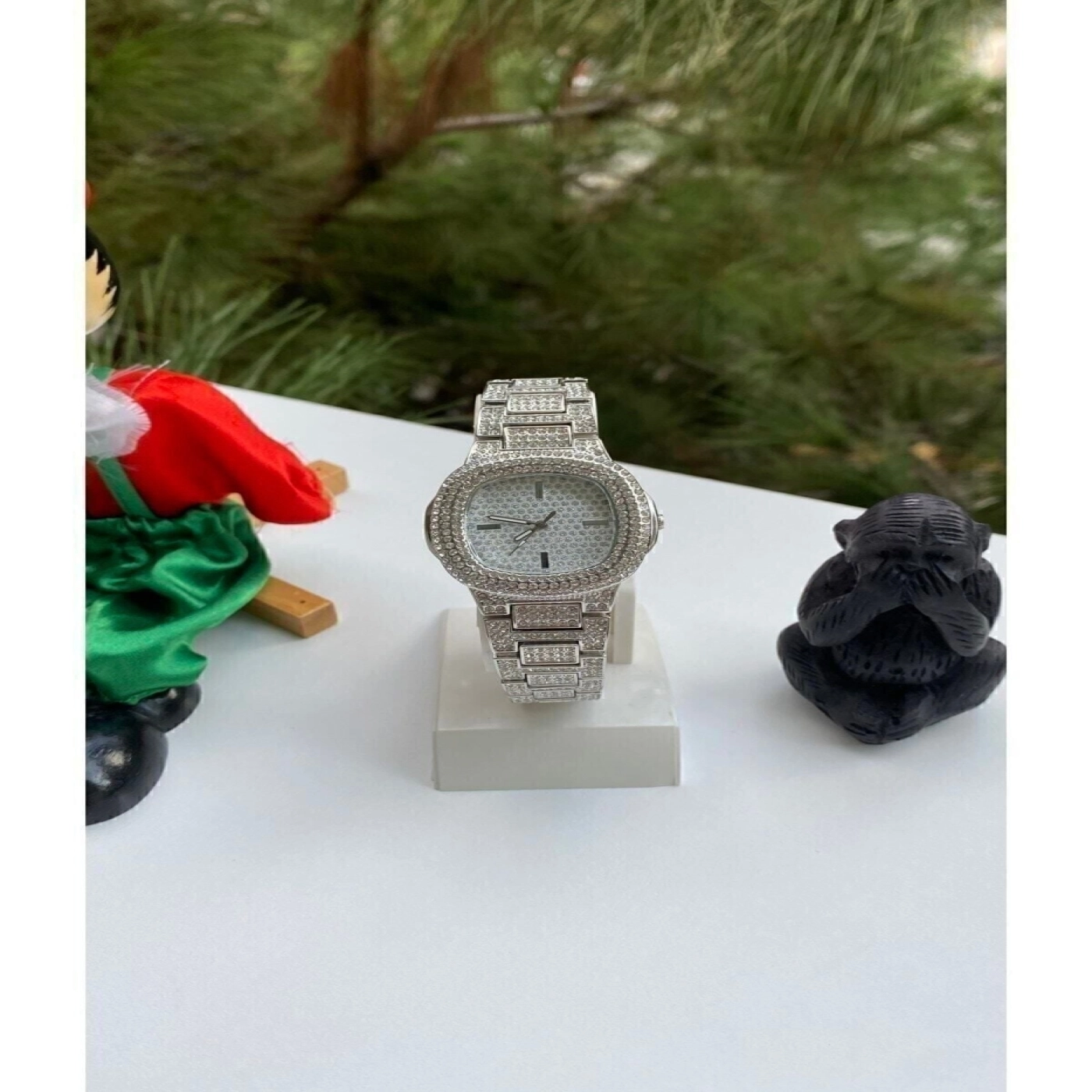 Metal Kordonlu Taşlı Gümüş Renk (SADECE SAAT) Kadın Kol Saati hover