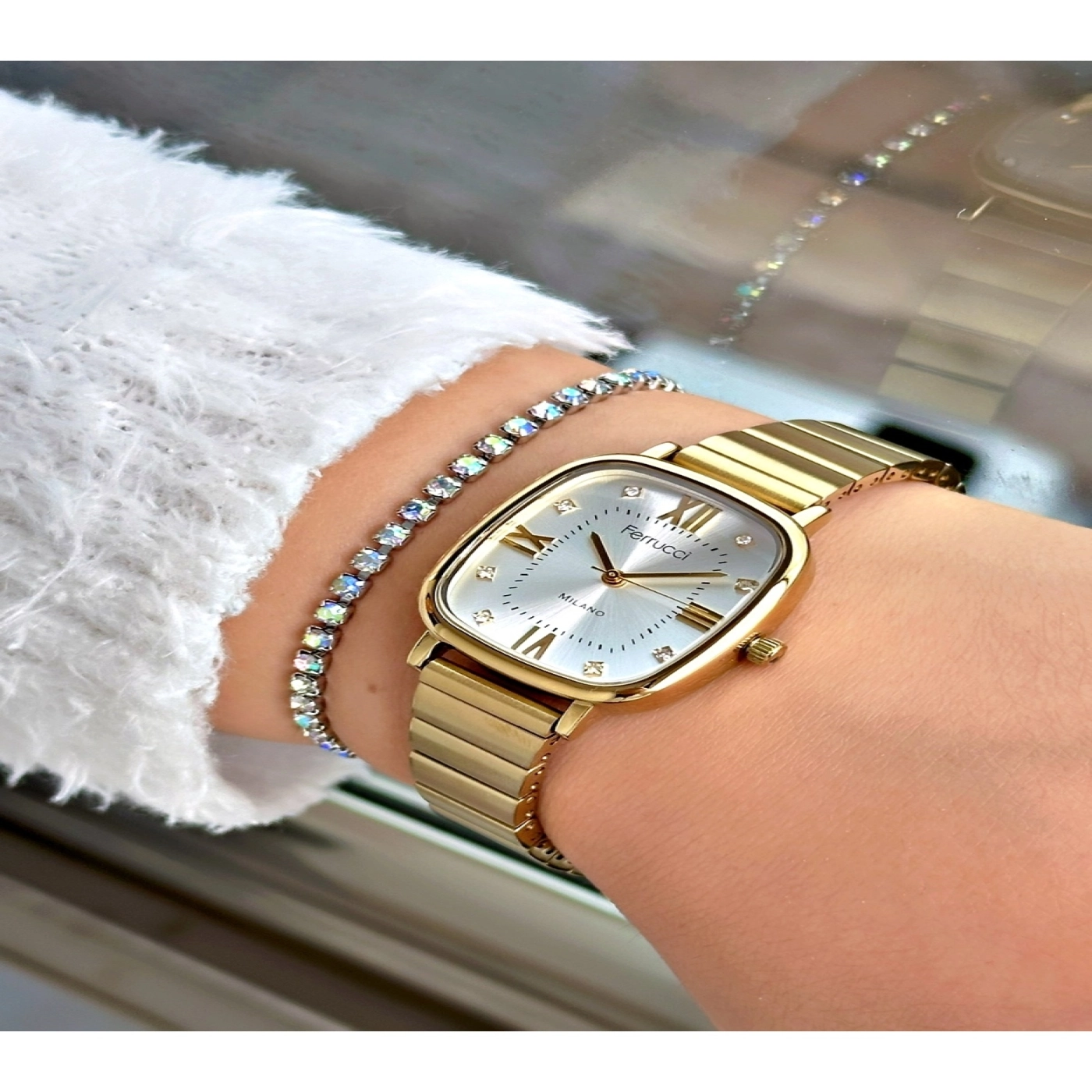 FERRUCCİ BEYAZ KADRANLI KARE GOLD TAŞ RAKAMLI GOLD METAL KADIN KOL SAATİ hover