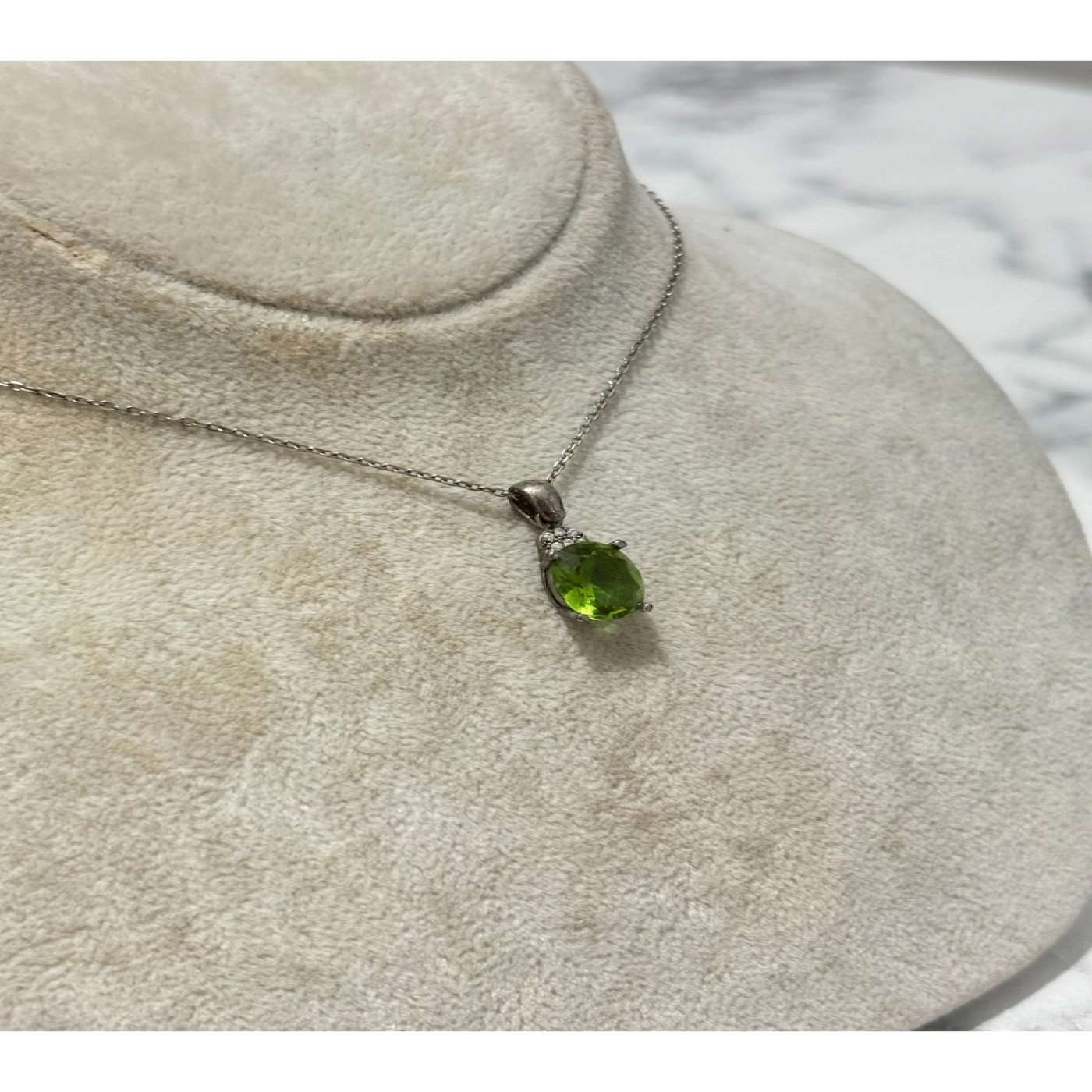 925 Ayar Gümüş Yeşil Taşlı Modeli Gümüş Kolye