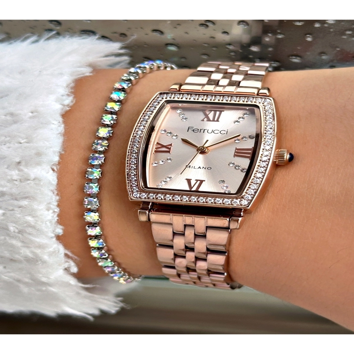 FERRUCCİ KARE KADRANLI ETRAFI VE RAKAMLARI TAŞLI ROSE METAL KADIN KOL SAATİ
