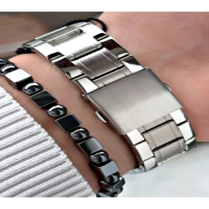 FERRUCCİ FUNCTION SİYAH KADRANLI KARE GRİ METAL ERKEK KOL SAATİ