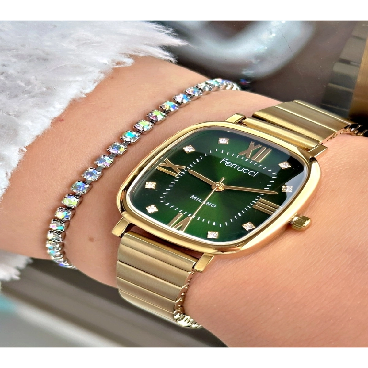 FERRUCCİ YEŞİL KADRANLI KARE GOLD TAŞ RAKAMLI GOLD METAL KADIN KOL SAATİ