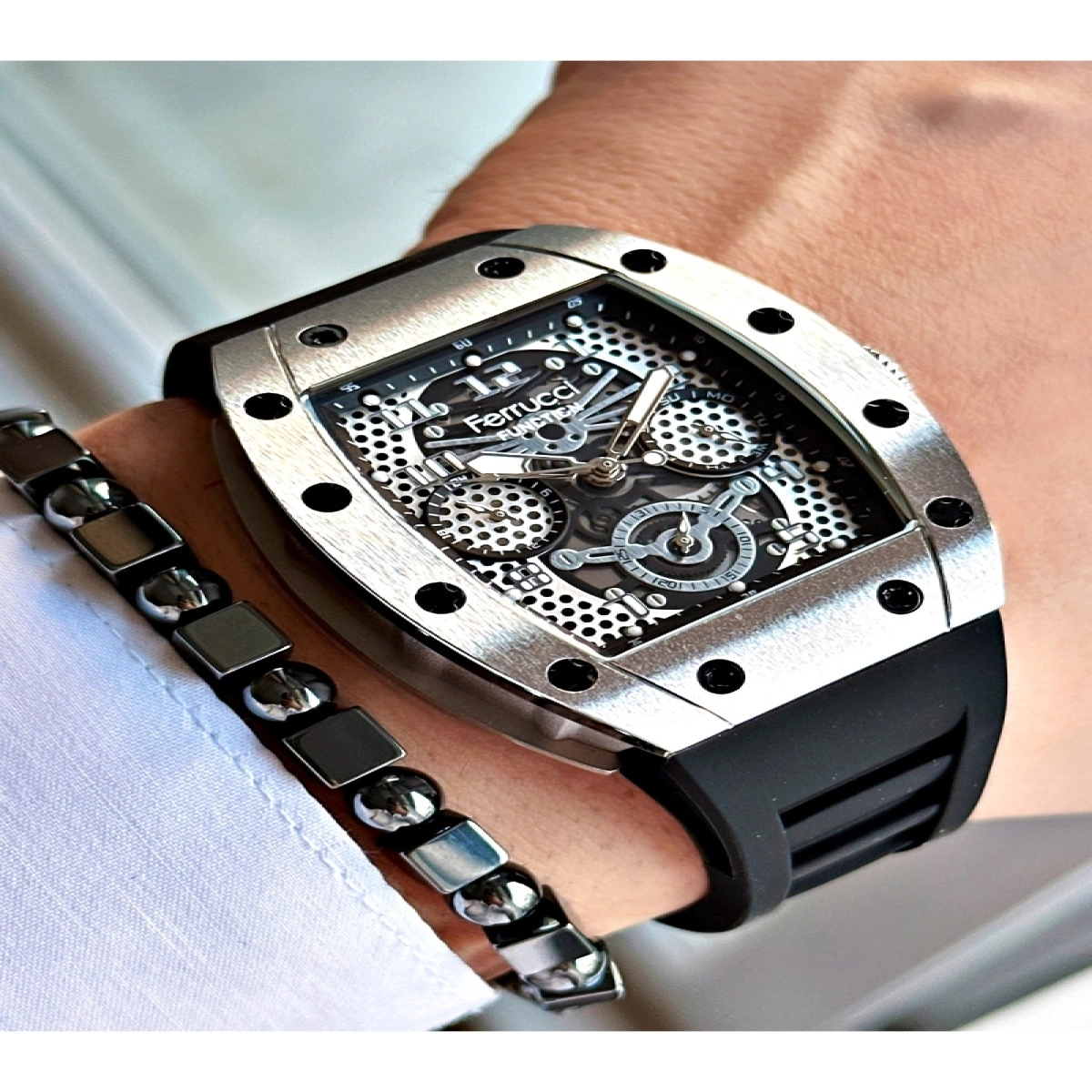 FERRUCİ FUNCTION GÜMÜŞ KADRANLI KARE SİYAH SİLİKON ERKEK KOL SAATİ