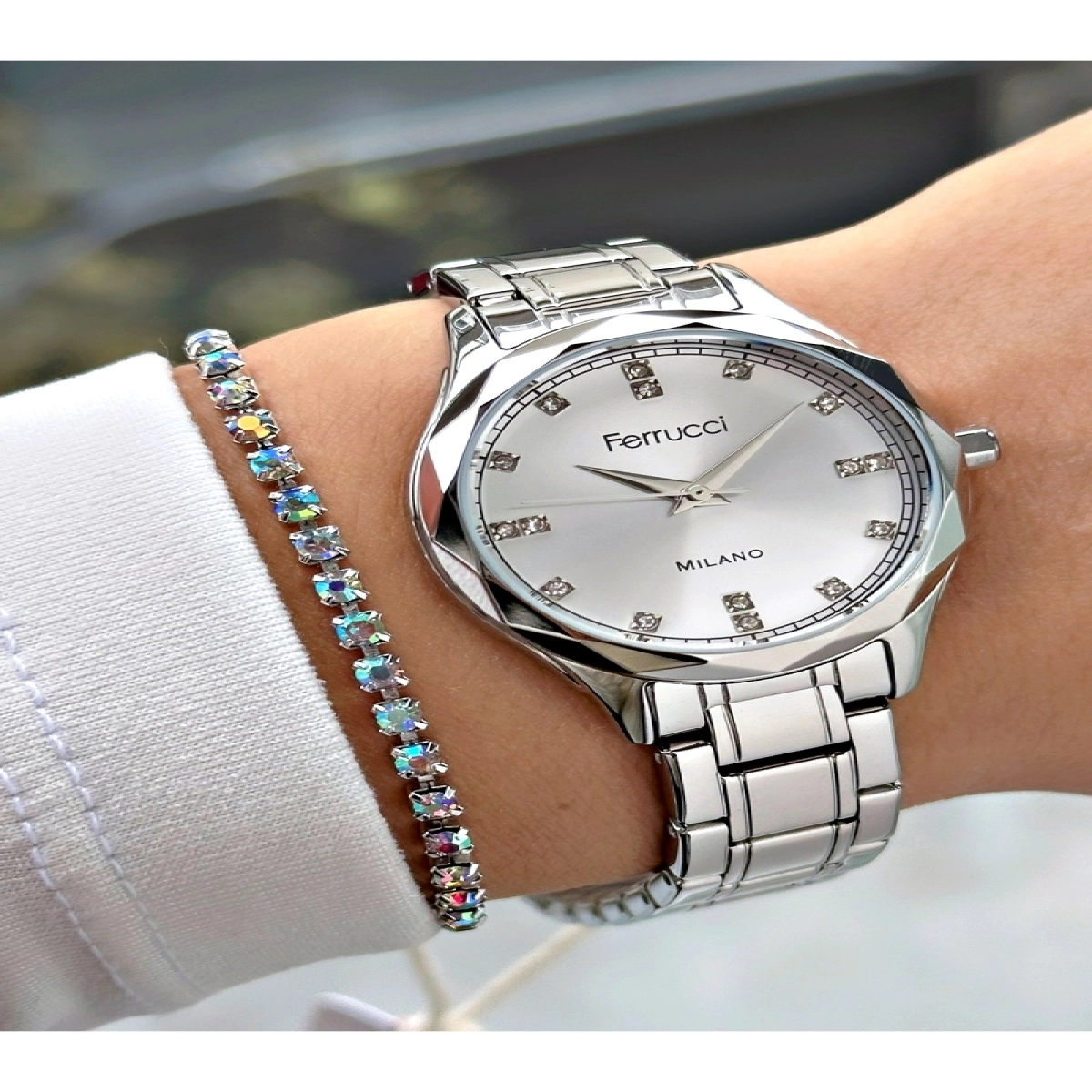 TAŞ RAKAMLI GÜMÜŞ KADIN METAL KOL SAATİ