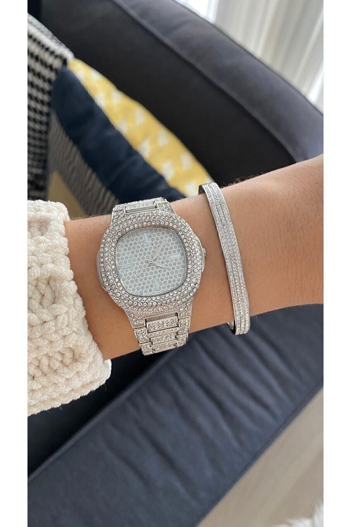 Metal Kordonlu Taşlı Gümüş Renk (SADECE SAAT) Kadın Kol Saati