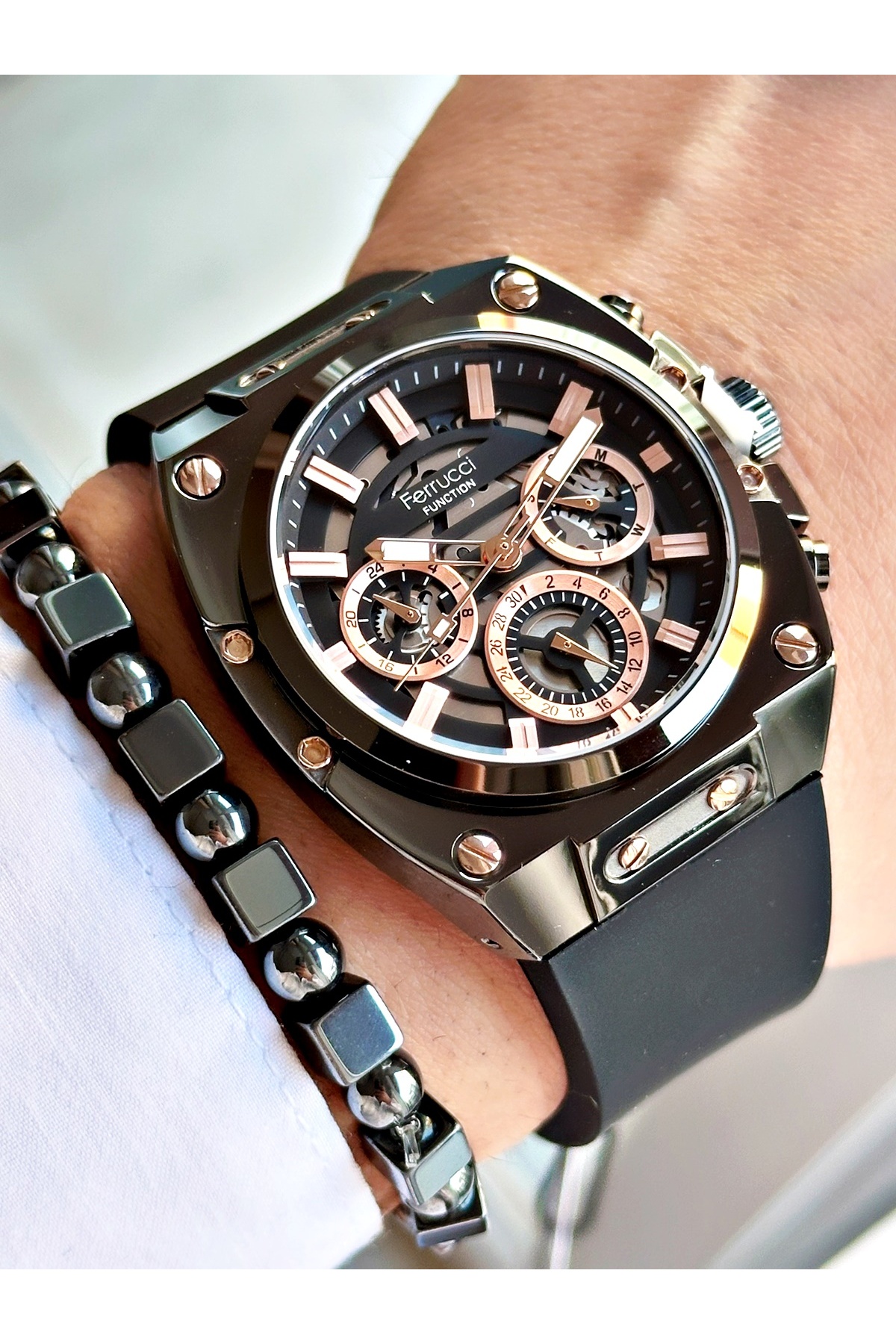 FUNCTION SİYAH KADRANLI ROSE RAKAMLI SİYAH SİLİKON ERKEK KOL SAATİ