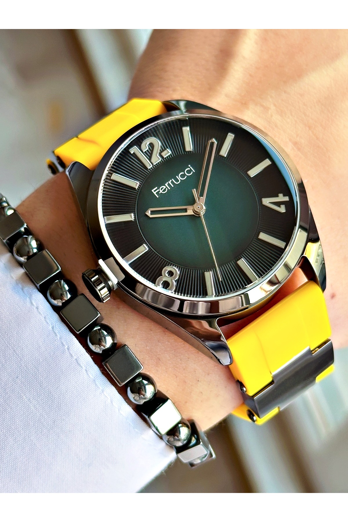 YEŞİL KADRANLI SARI SİLİKON ERKEK KOL SAATİ