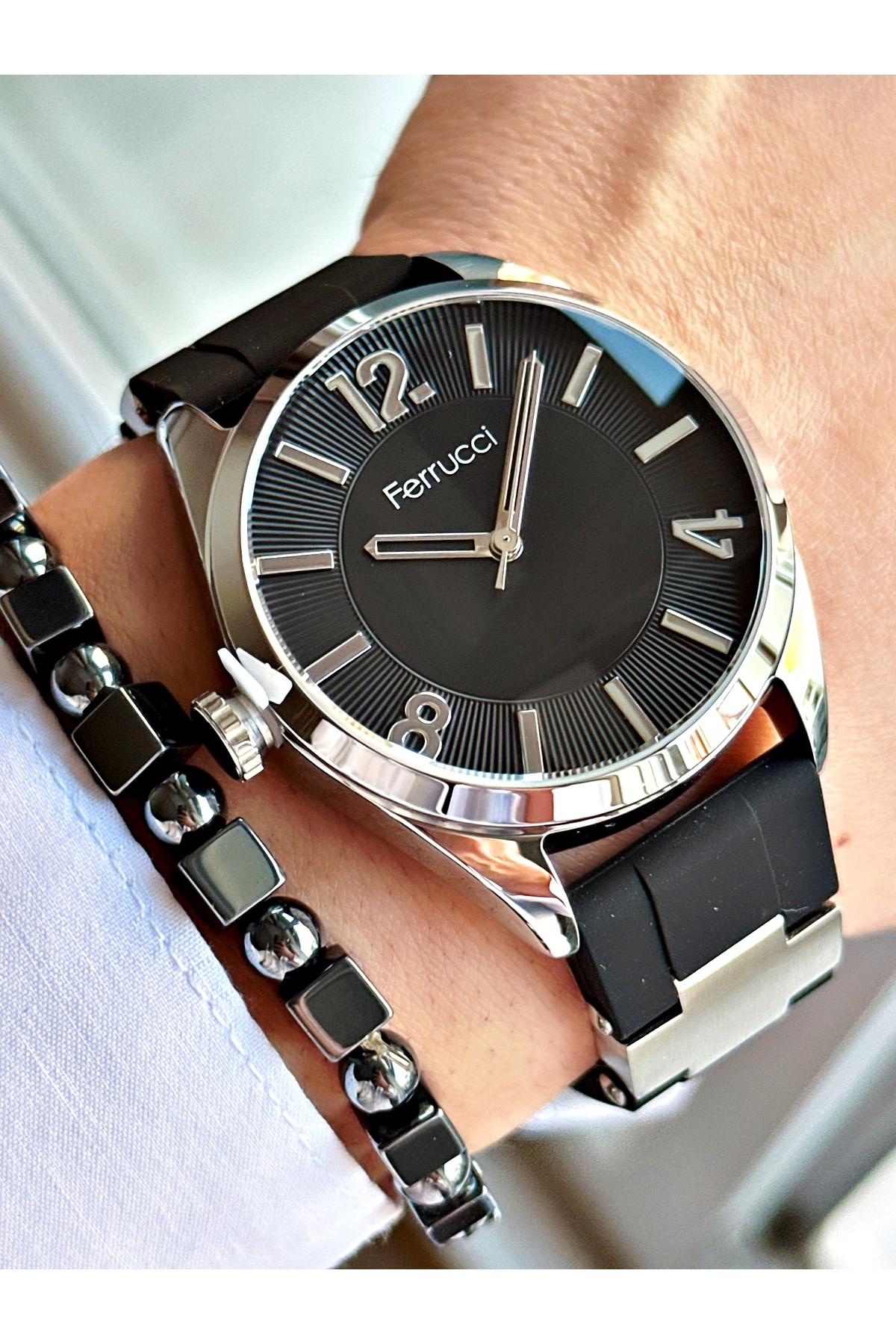 SİYAH KADRANLI SİYAH SİLİKON ERKEK KOL SAATİ