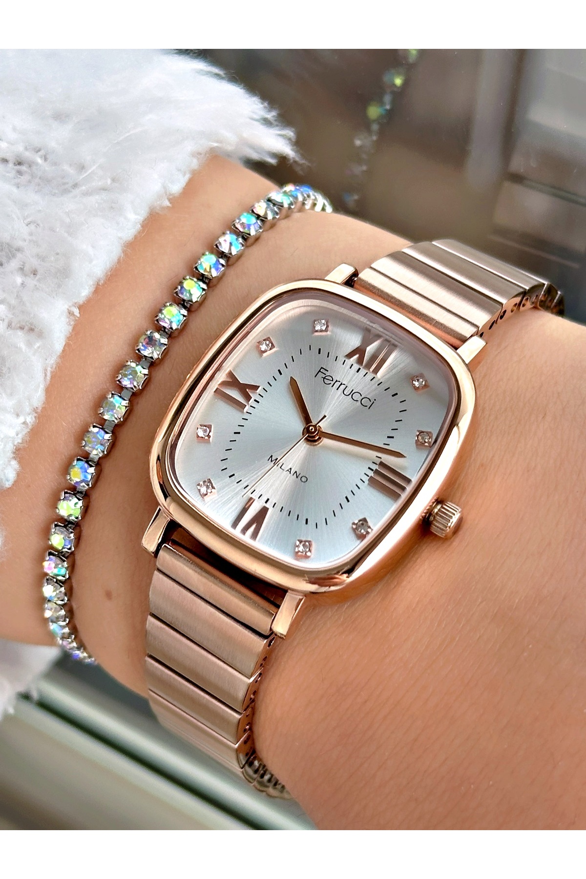 FERRUCCİ KARE ROSE TAŞ RAKAMLI ROSE METAL KADIN KOL SAATİ
