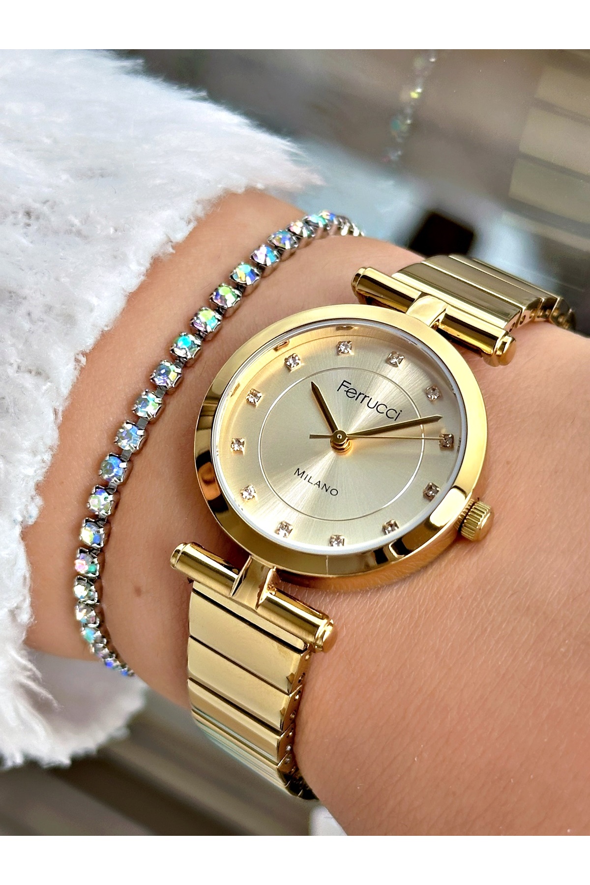 FERRUCCİ TAŞ RAKAMLI GOLD METAL KADIN KOL SAATİ