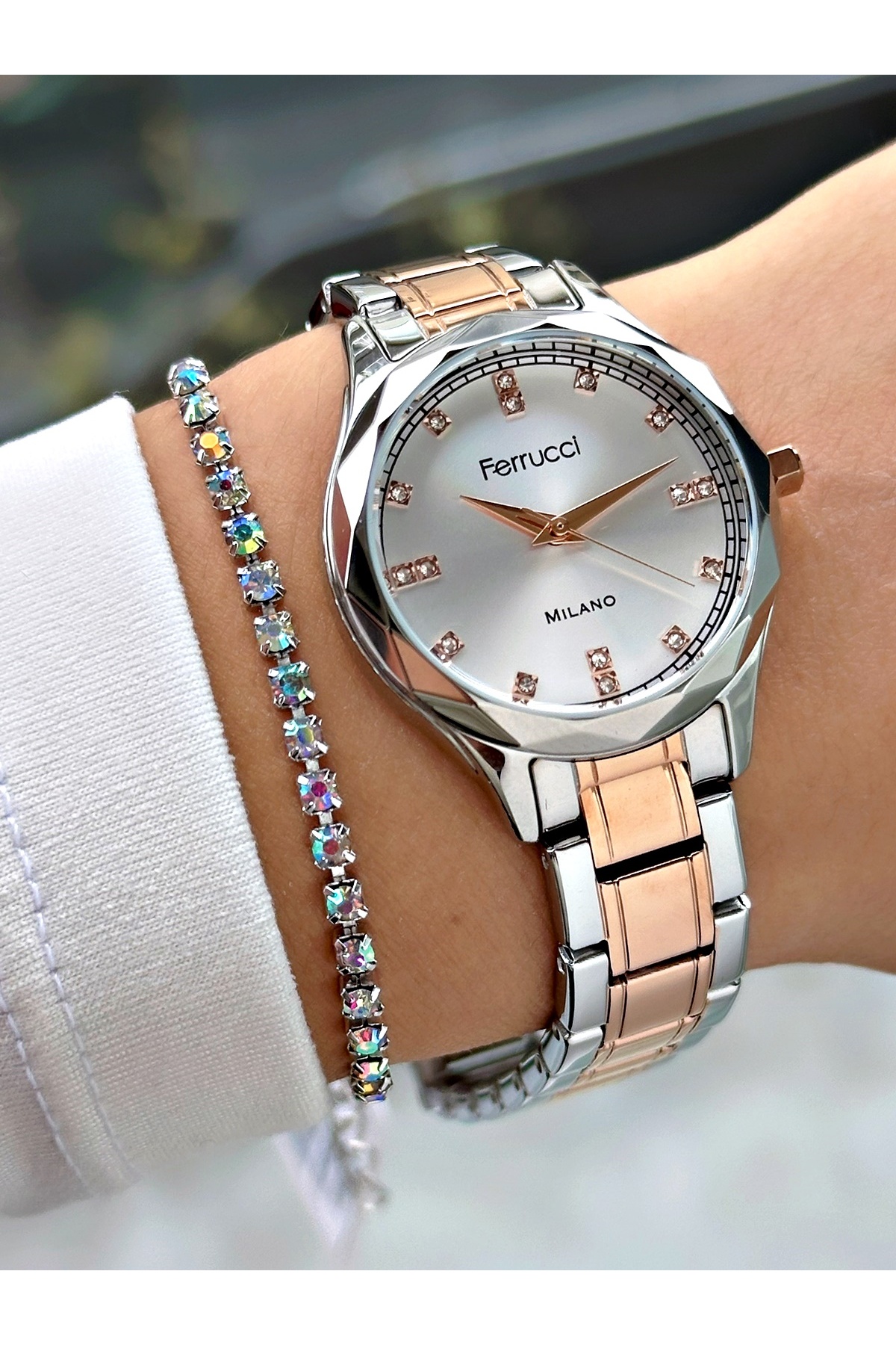 TAŞ RAKAMLI ROSE GÜMÜŞ METAL KADIN KOL SAATİ