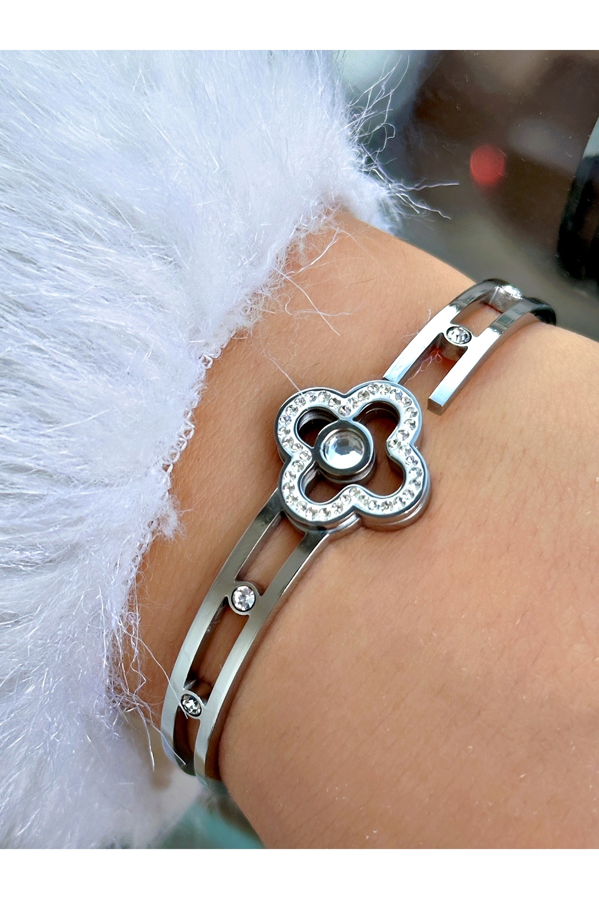 Premium Serisi Lüks Taşlı Yonca Modeli Özel Tasarım Paslanmaz ve Kararmaz Çelik Bileklik