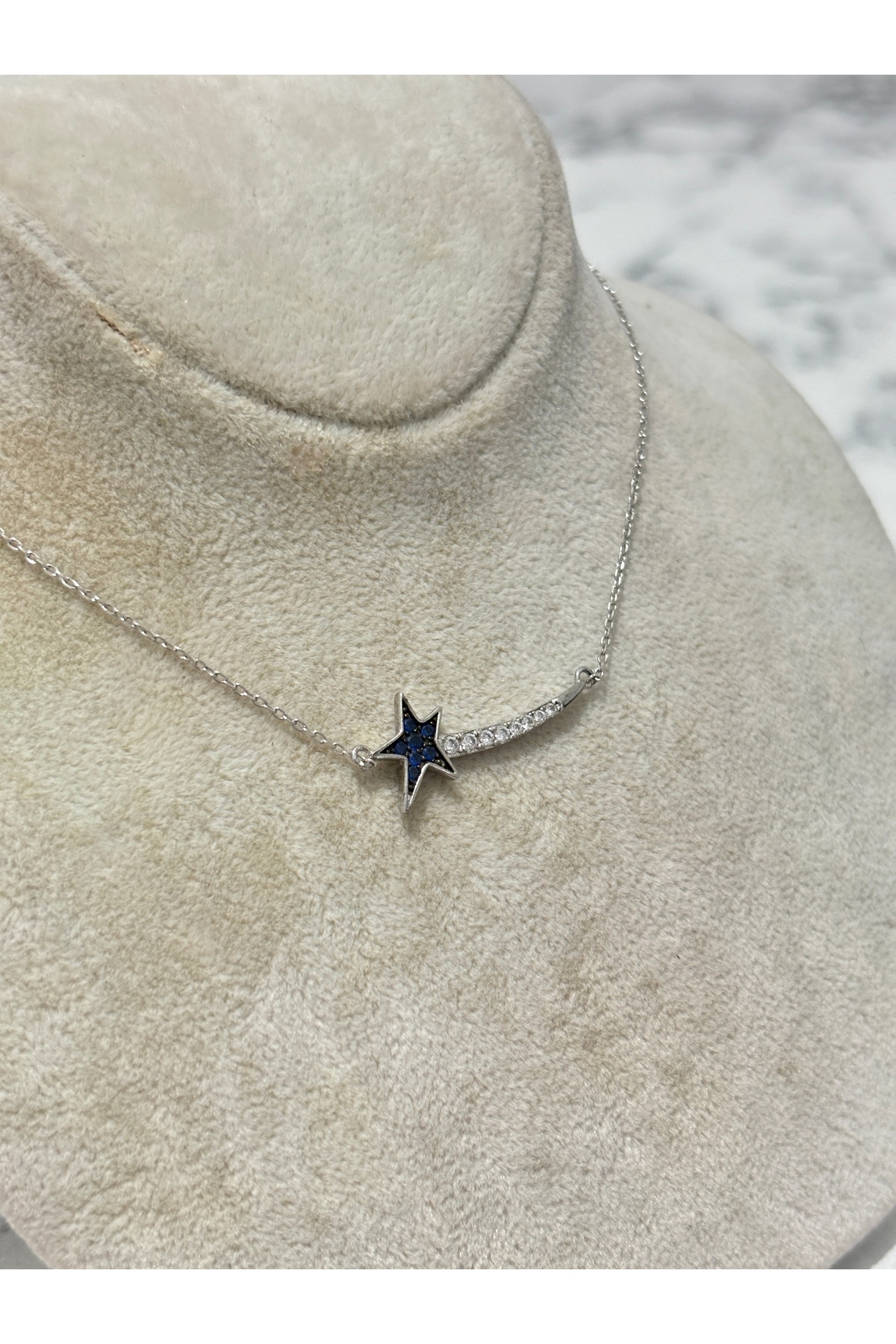 925 Ayar Gümüş Yıldız Taşlı Modeli Gümüş Kolye