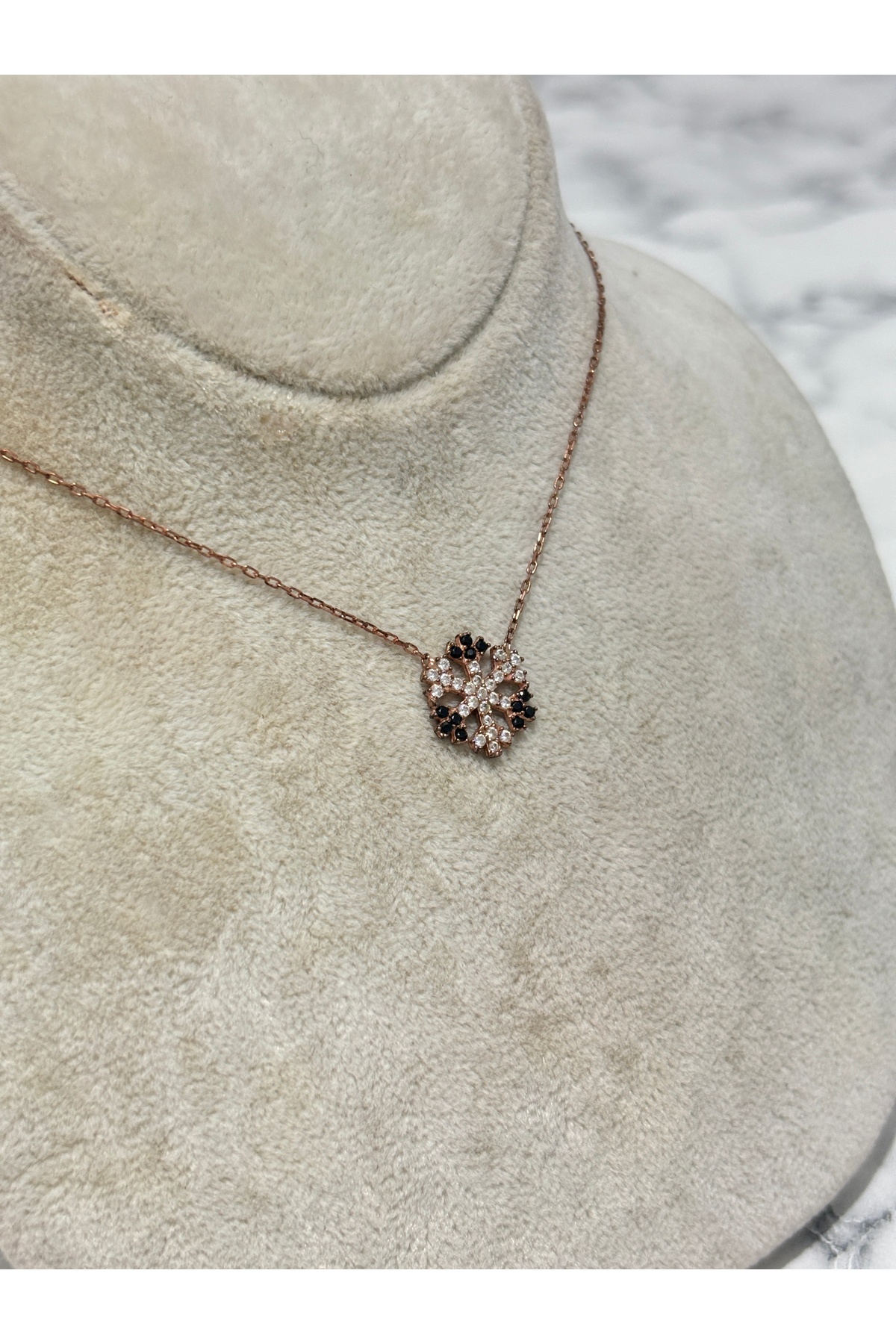925 Ayar Gümüş Rose Gold Kar Tanesi Modeli Gümüş Kolye