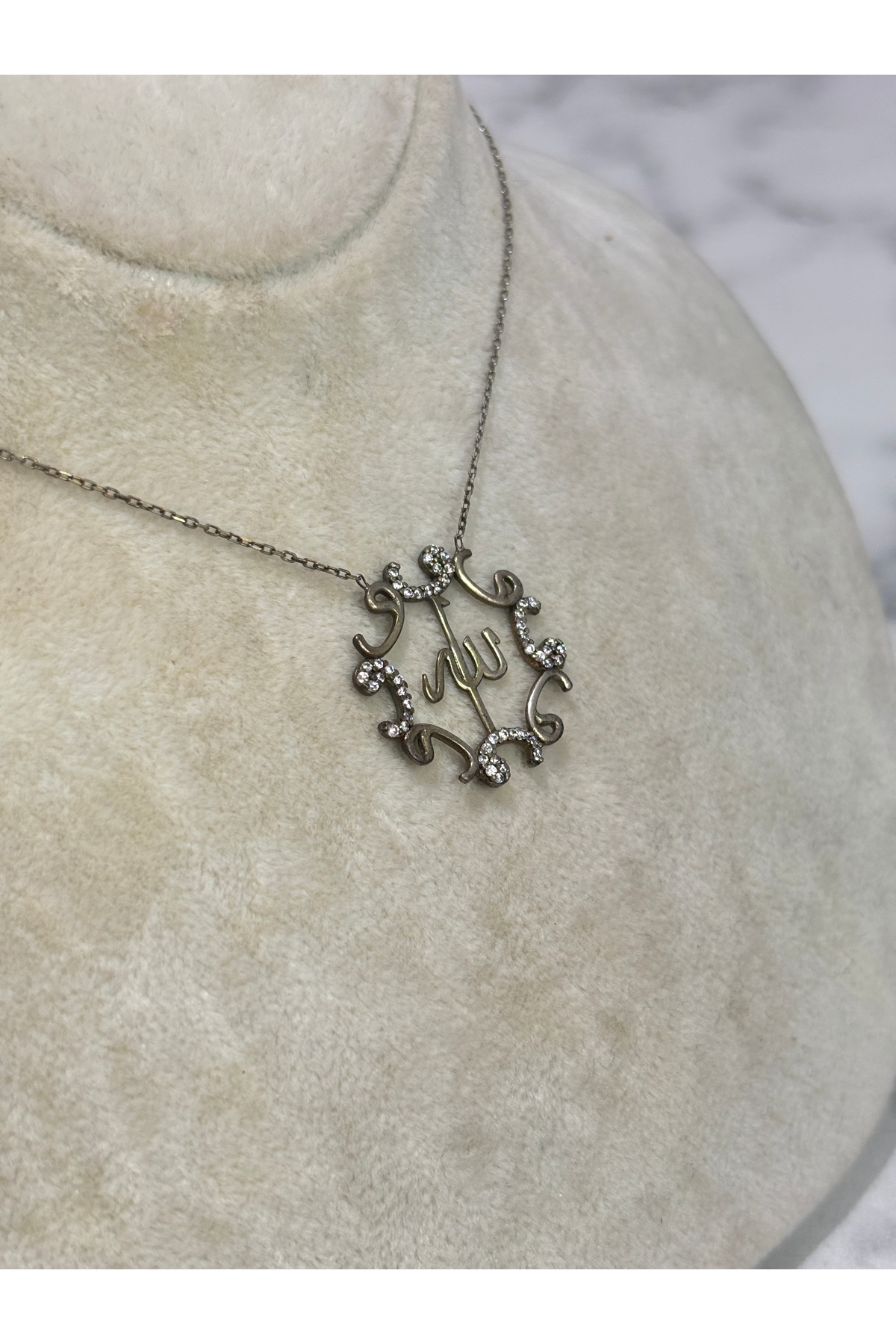 925 Ayar Gümüş Taşlı Yazılı Modeli Gümüş Kolye