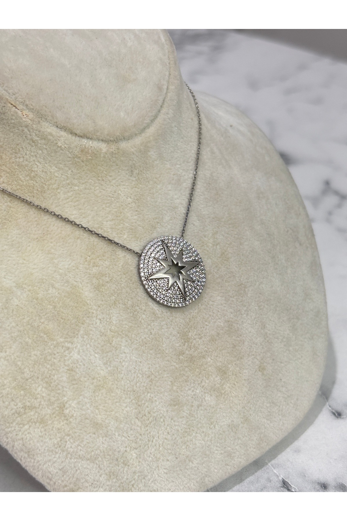 925 Ayar Gümüş Taşlı Yıldız Modeli Gümüş Kolye