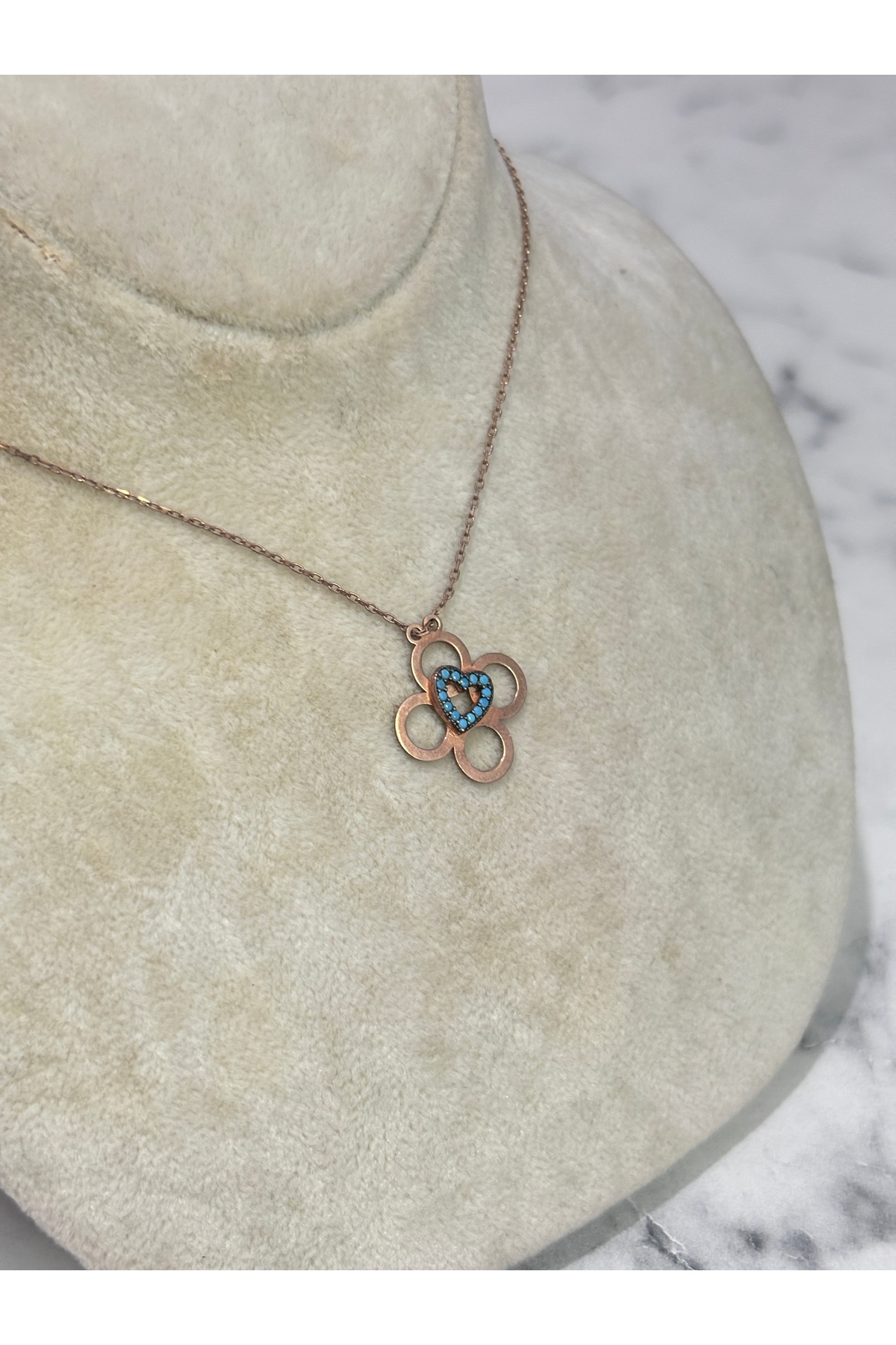925 Ayar Gümüş Taşlı Rose Gold Kalpli Modeli Gümüş Kolye