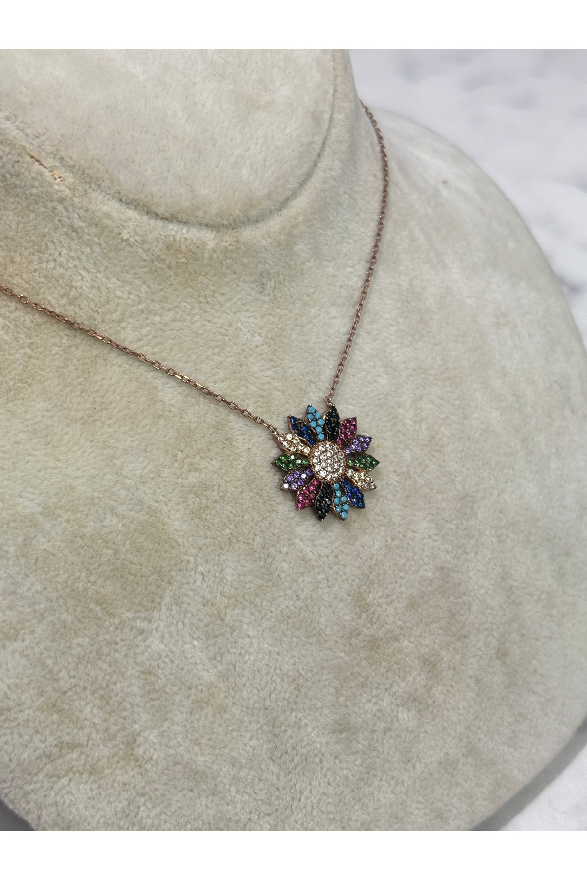 925 Ayar Gümüş Rose Gold Renkli Taşlı Modeli Gümüş Kolye