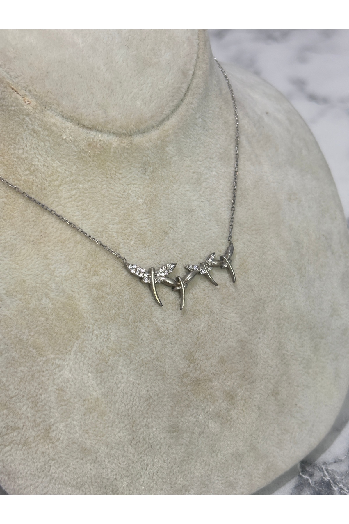 925 Ayar Gümüş Kelebek Taşlı Modeli Gümüş Kolye