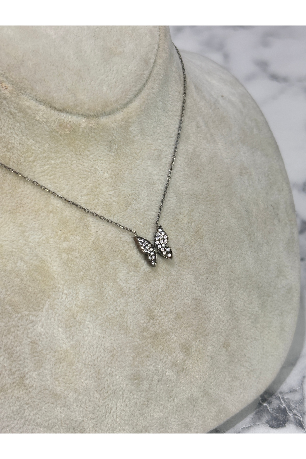925 Ayar Gümüş Taşlı Kelebek Modeli Gümüş Kolye