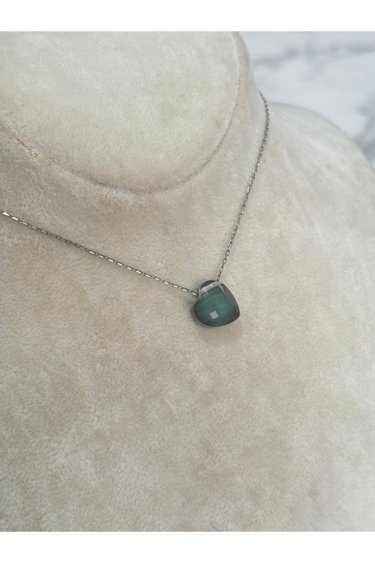 925 Ayar Gümüş Kalpli Taş Modeli Gümüş Kolye