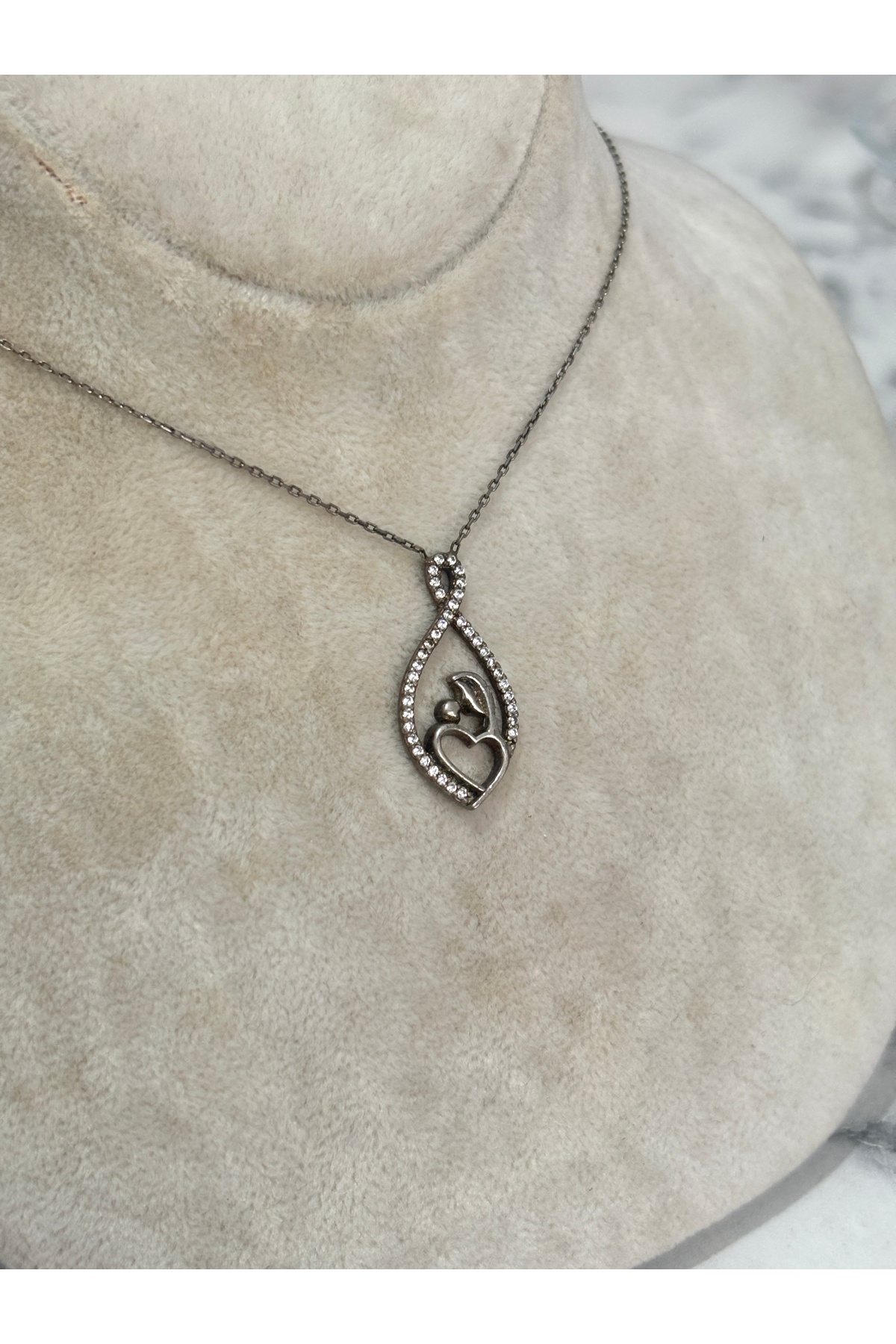 925 Ayar Gümüş Taşlı Yuvarlak Modeli Gümüş Kolye