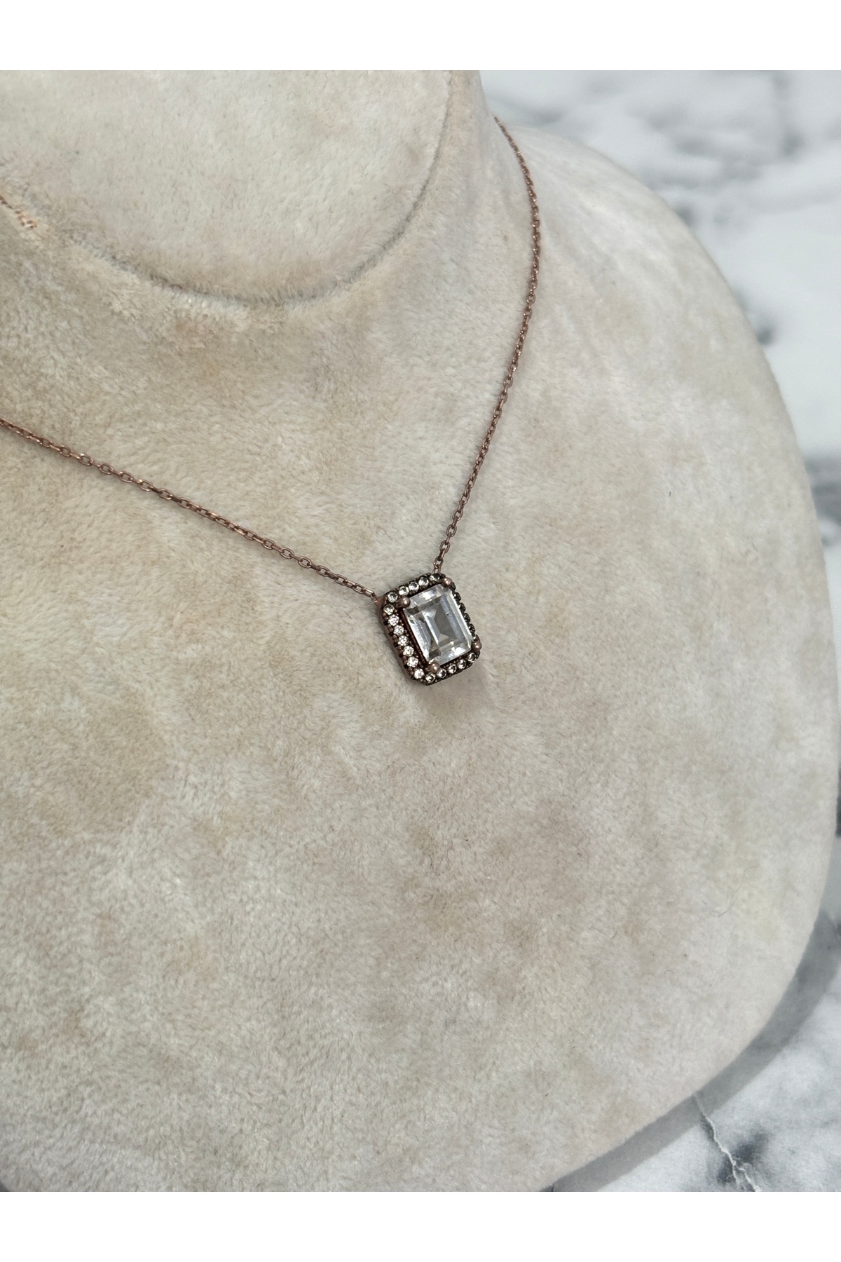 925 Ayar Gümüş Taşlı Rose Gold Baget Modeli Gümüş Kolye