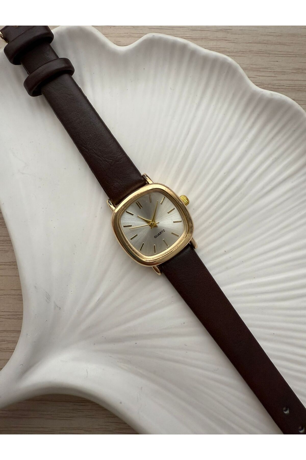 Vintage Kadın Kol Saati Retro Minimal Koyu Kahve Renk Kordon