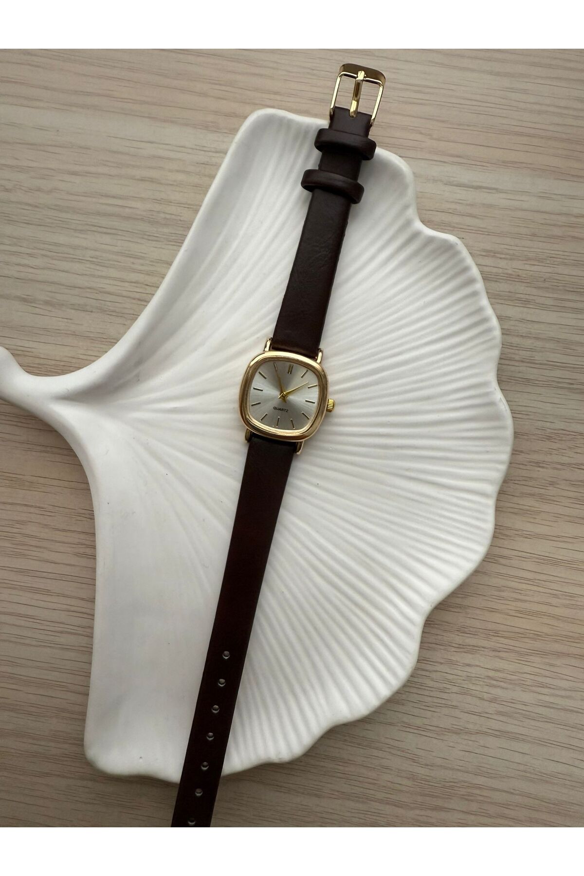 Vintage Kadın Kol Saati Retro Minimal Koyu Kahve Renk Kordon