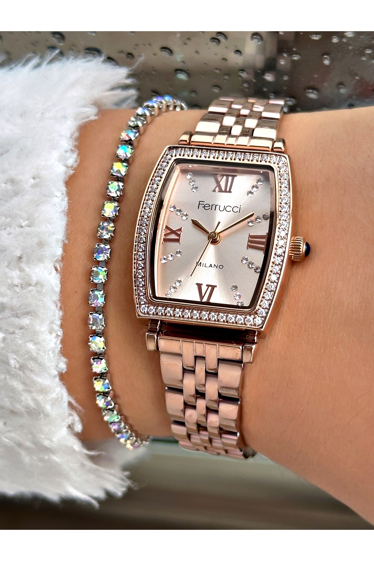FERRUCCİ KARE KADRANLI ETRAFI VE RAKAMLARI TAŞLI ROSE METAL KADIN KOL SAATİ