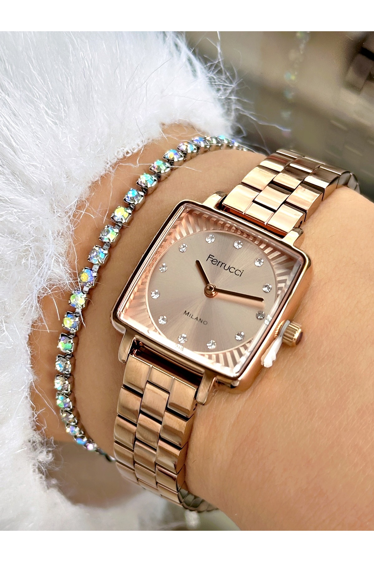 FERRUCİ TAŞ RAKAMLI KARE ROSE METAL KADIN KOL SAATİ