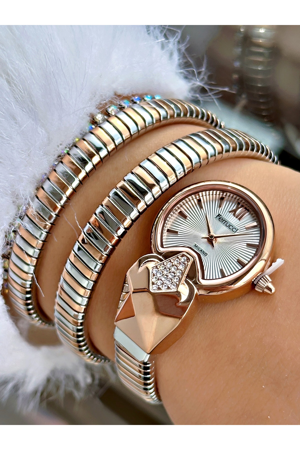 FERRUCCİ TAŞLI YILAN MODEL GÜMÜŞ ROSE METAL KADIN KOL SAATİ