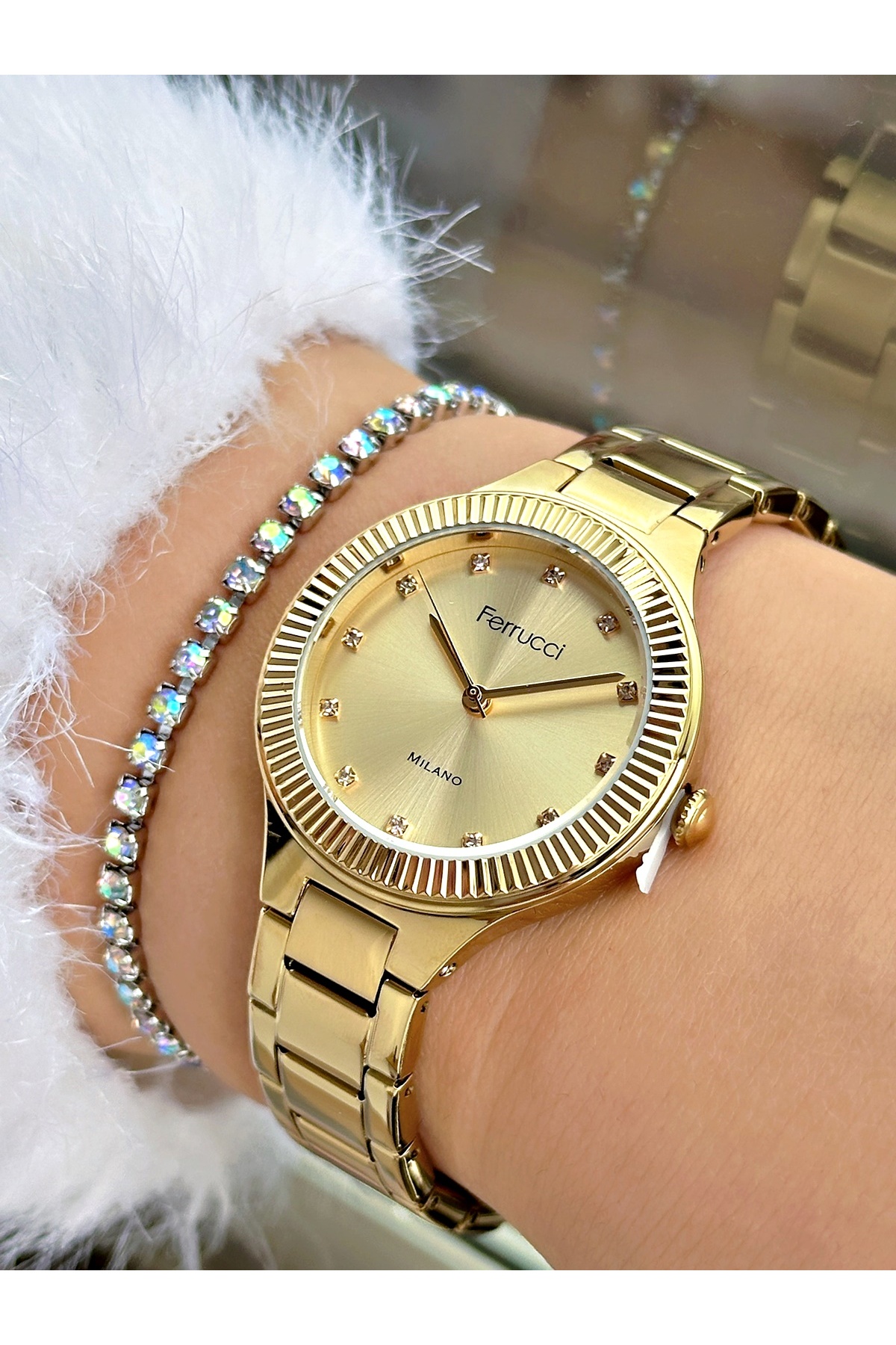 FERRUCCİ TAŞ RAKAMLI GOLD METAL KADIN KOL SAATİ