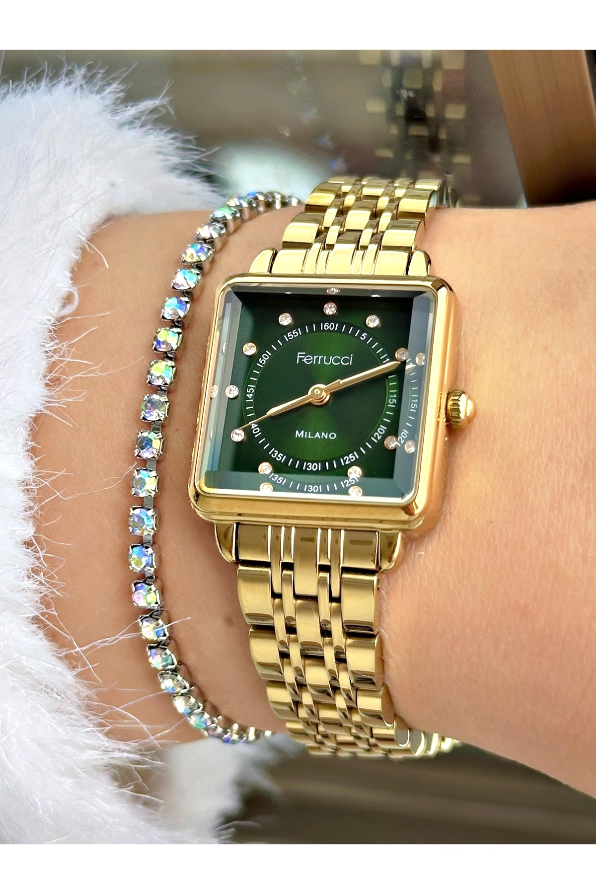 FERRUCCİ YEŞİL KADRANLI KARE KESME CAMLI RAKAMLARI TAŞLI GOLD METAL KADIN KOL SAATİ
