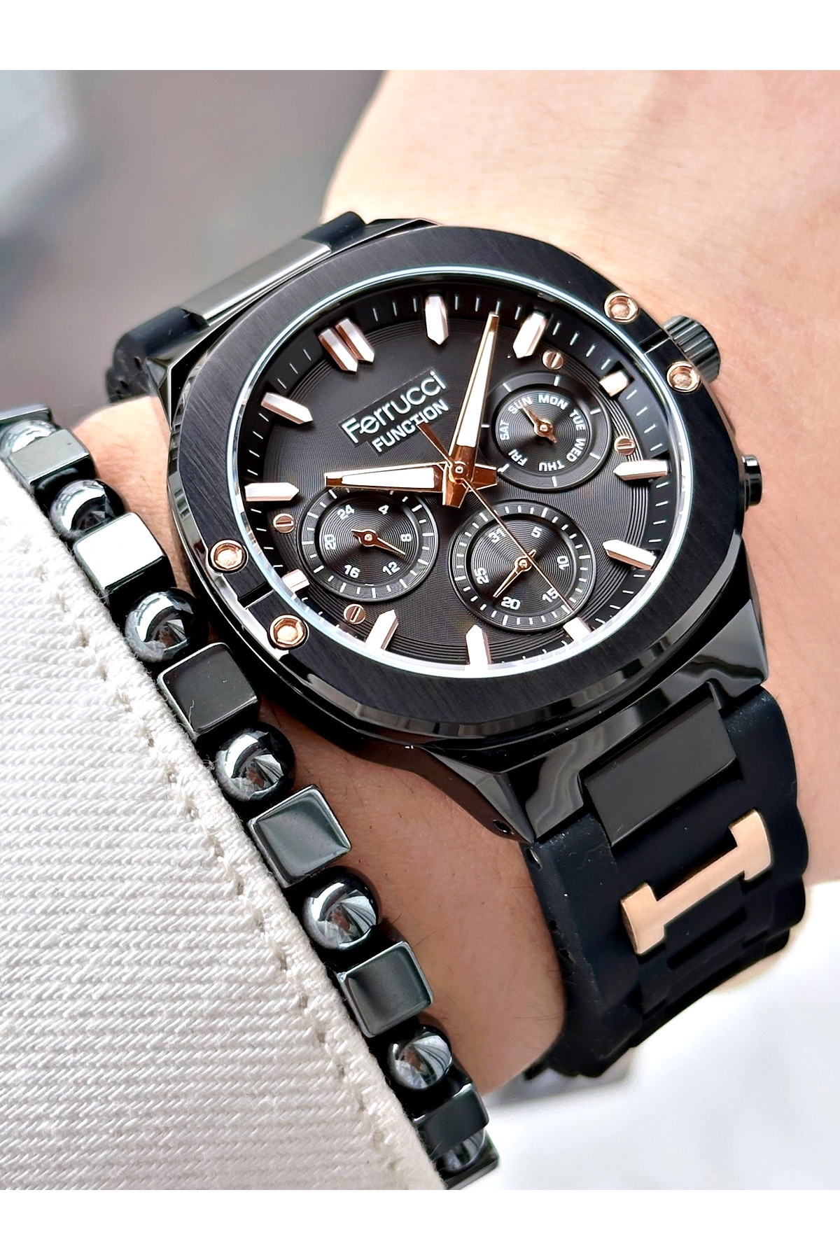 FERRUCCİ FUNCTION SİYAH KORDONLU SİLİKON ERKEK KOL SAATİ